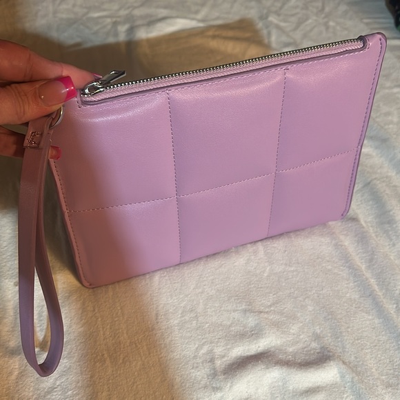 Lavender Wristlet - Picture 4 of 6